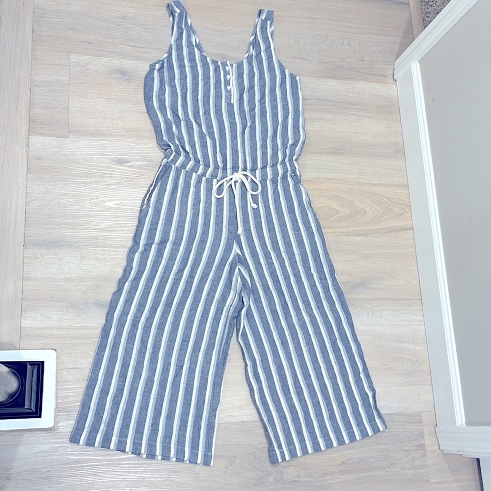 Anthropologie Cloth & Stone Striped cropped linen Jumpsuit romper XS blue white
